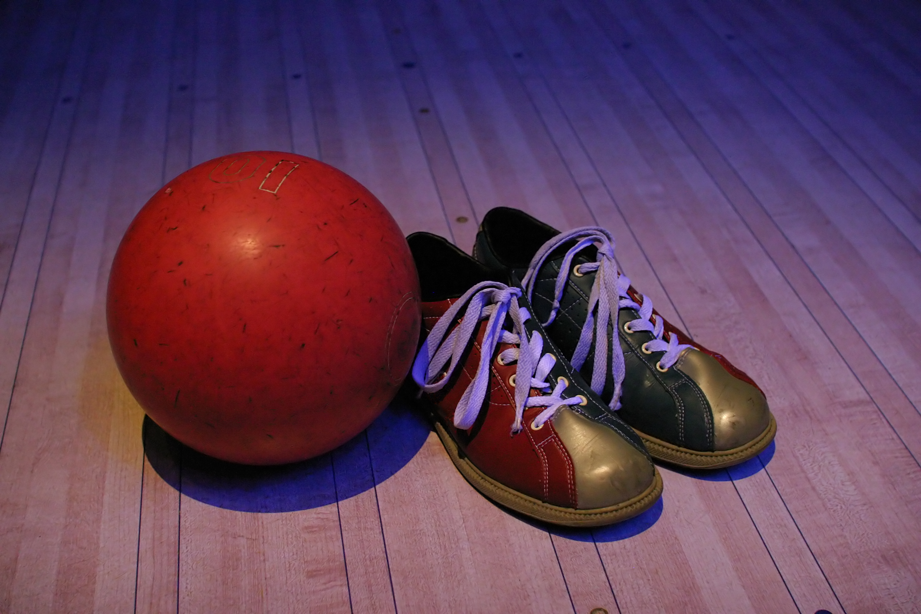 Free bowling event for families on 4/20