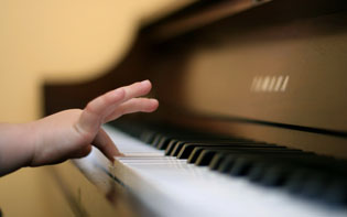 Sign your tots up for piano lessons