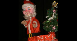 Families enjoy holiday tale with puppets