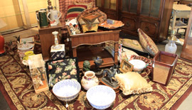 New antique mall opens on Camelback
