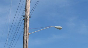 Report streetlights that are out, flickering