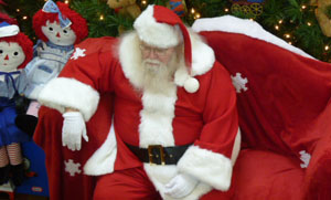 Free photos with Santa at mall