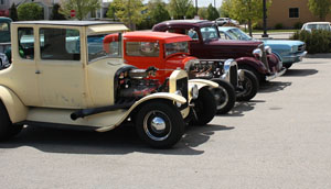 Car clubs, art show at museum this month