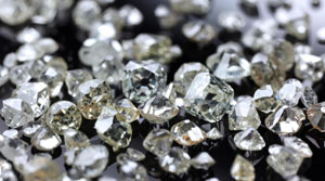 Jeweler returns from Antwerp with diamonds