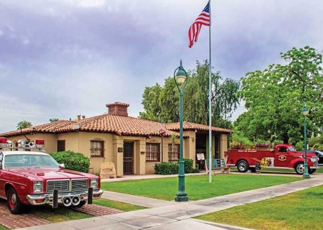 Built in 1942 and renovated several times, this Mission-style building on 7th Avenue and Encanto Boulevard served as the City of Phoenix Fire Station #8 until 1978. Still owned by the city, it is now on the National Register of Historic Places. You can see the fire station as part of the 2022 Willo Home Tour (photo by Diana Herman, Monte Vista, from the forthcoming “Willo Photo Book — Architecture and History).