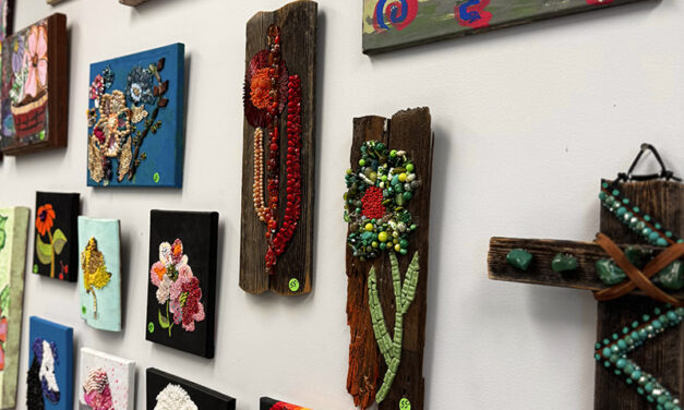 Thrift boutique hosts holiday marketplace