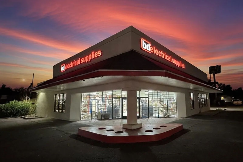 Electrical supply store opens