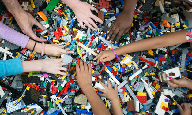 Minifig event offers community creation