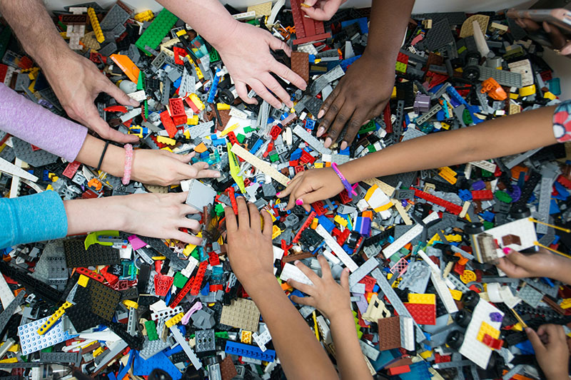 Minifig event offers community creation