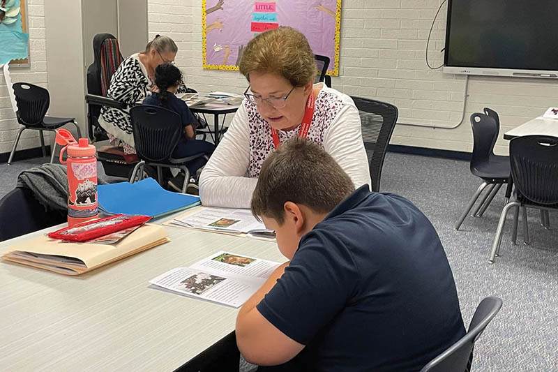 Young readers need volunteers