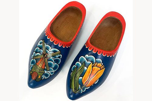 Exhibit explores folk art evolution